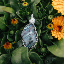 Load image into Gallery viewer, Labradorite braided wire pendant