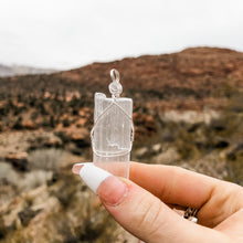 Load image into Gallery viewer, Selenite pendant